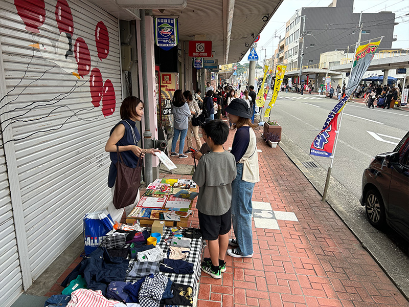 100円商店街