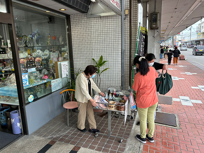 100円商店街